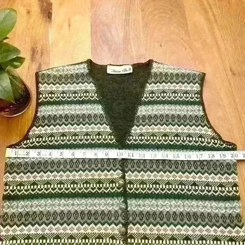 Vintage BohoOversized Green Multicolored Button V-neck  Sweater Vest - Picture 11 of 13